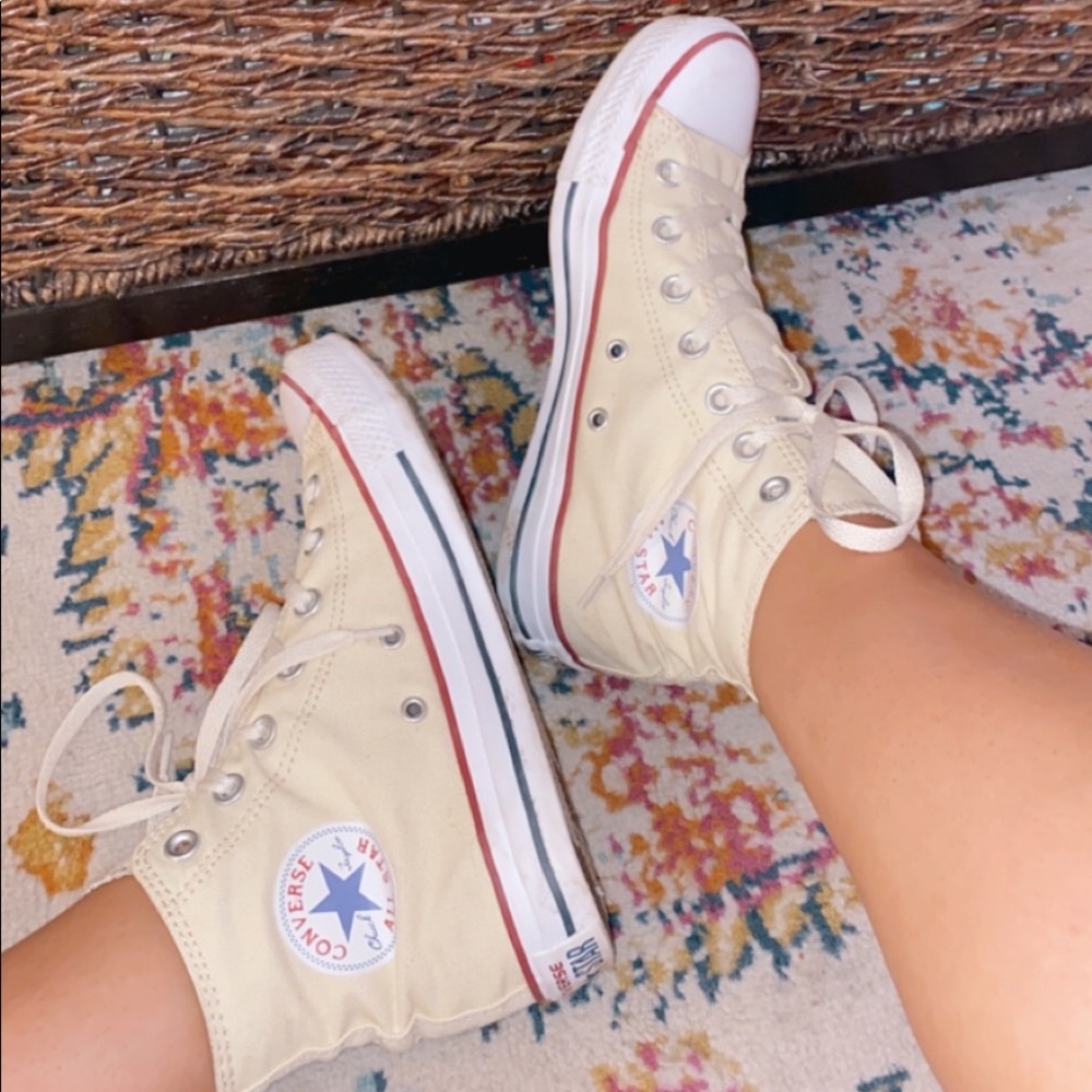 *HIGH TOP CONVERSE* NEVER WORN !